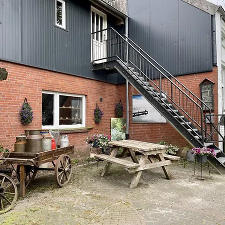 Steinhaus Hof * Bunde (Lower Saxony)