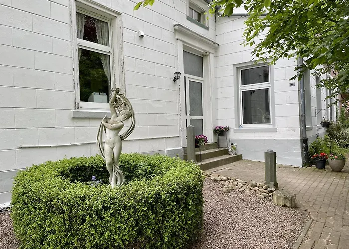 Steinhaus Hof * Bunde (Lower Saxony)